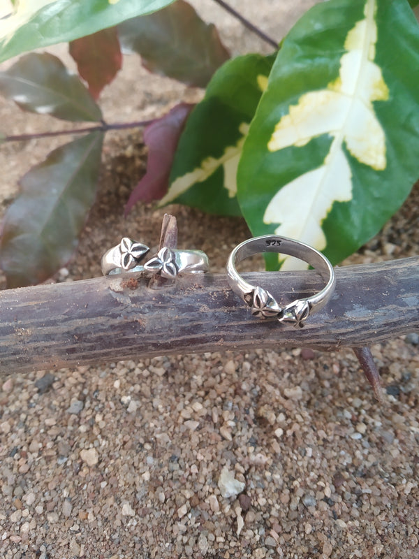 Oxidised 925 Sterling Silver Toe Rings with Floral Tips