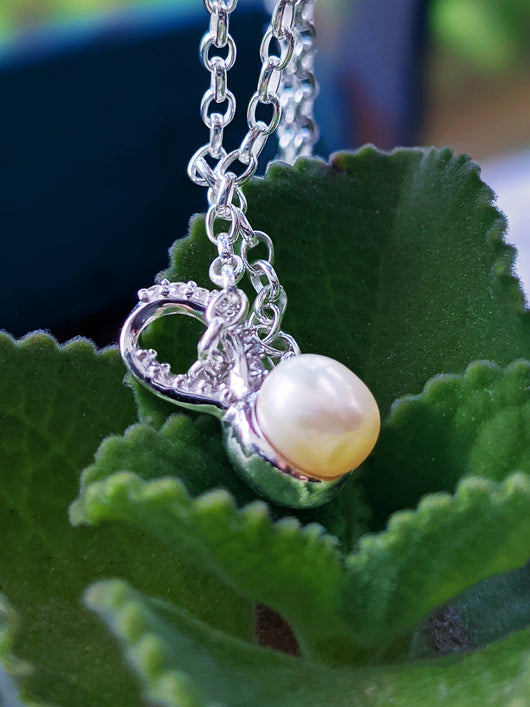 Pearl pendant silver