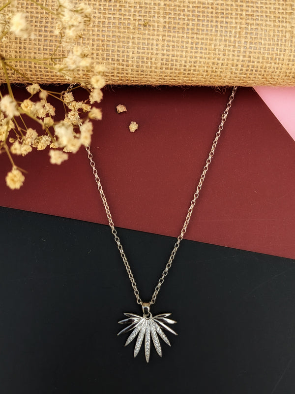 Sparkling Floral Pendant and Neckchain in 925 Sterling Silver